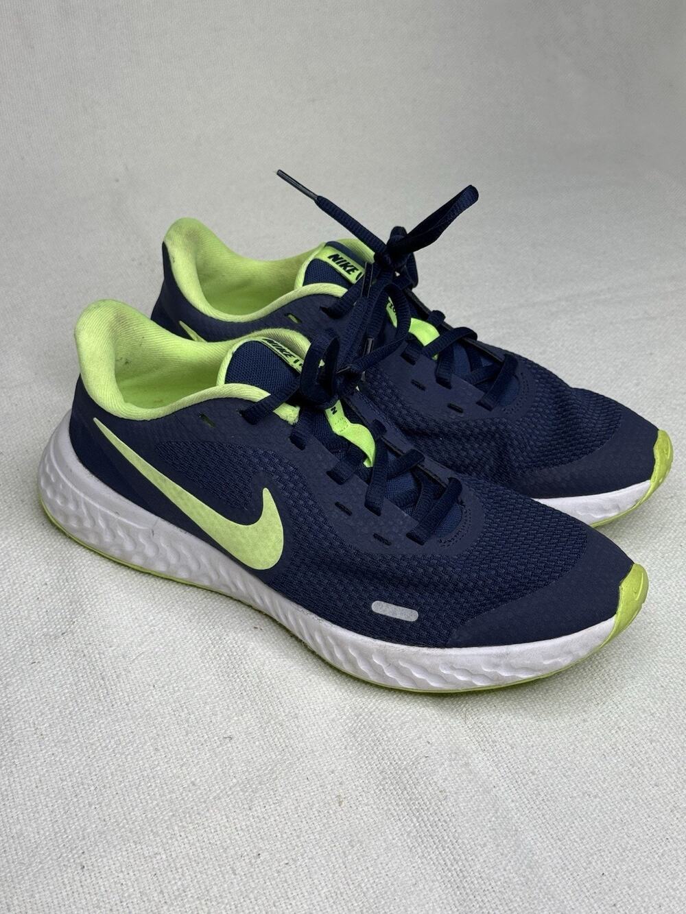 Nike Revolution 5 Running Shoes Youth 5 Blue CZ9694-400 Lace Up Sneaker